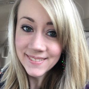 Meet your Posher, Alicia